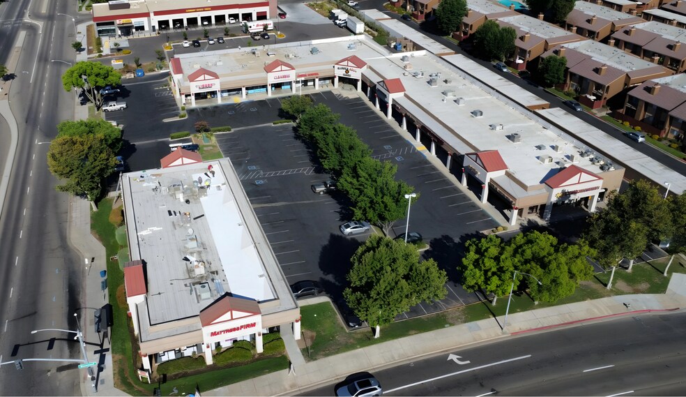132 W Nees Ave, Fresno, CA for lease - Aerial - Image 2 of 5