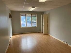 509 W Main St, Barrington, IL for lease Interior Photo- Image 1 of 10