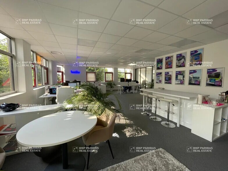 Office in Nantes for lease - Interior Photo - Image 2 of 6