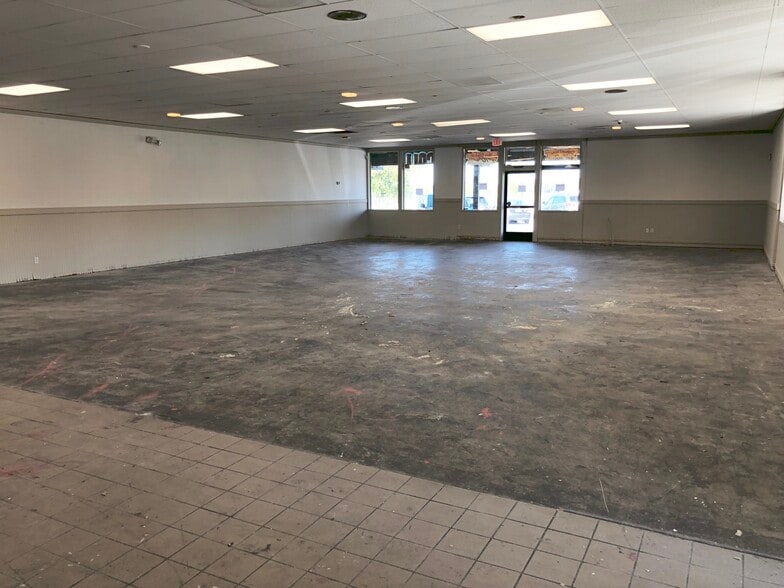 3606-3626 Willow Pass Rd, Concord, CA for lease - Interior Photo - Image 3 of 4