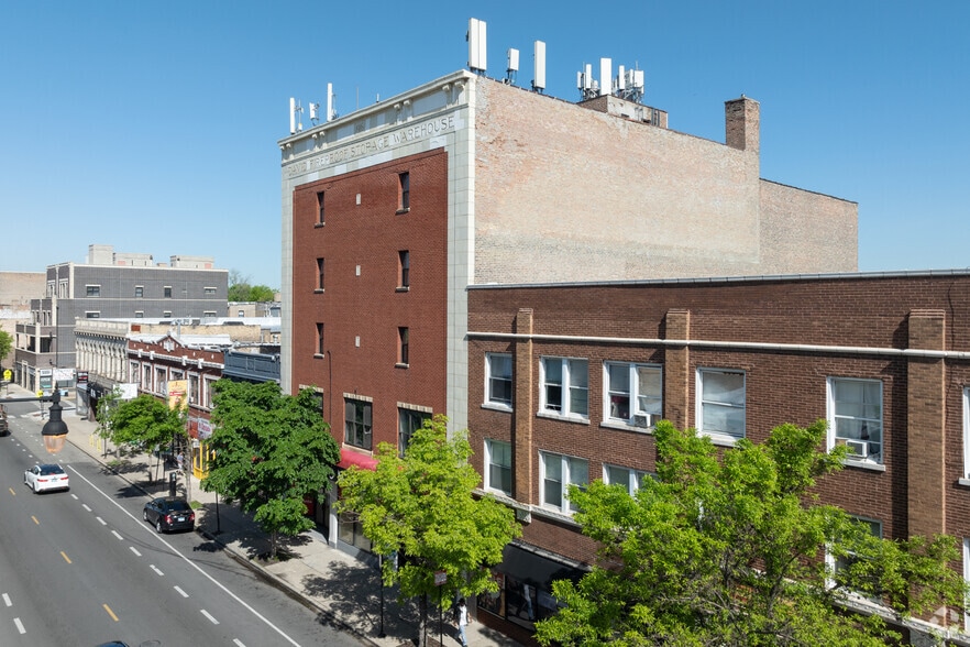 3240 W Lawrence Ave, Chicago, IL for lease - Building Photo - Image 2 of 13