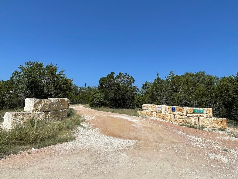 1310 Harcourt, Canyon Lake, TX for sale - Primary Photo - Image 1 of 1