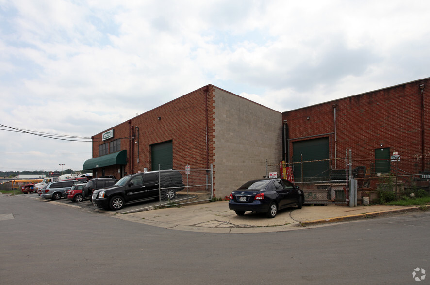 4703-4705 Webster St, Bladensburg, MD for lease - Building Photo - Image 2 of 5