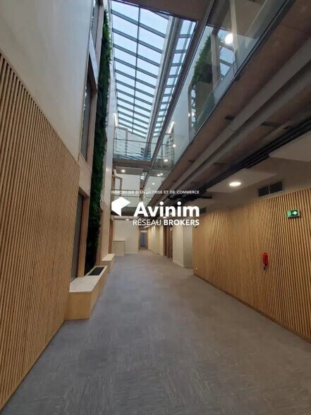 Office in Annecy for sale - Building Photo - Image 3 of 24