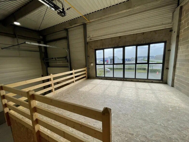 Industrial in Gellainville for lease - Interior Photo - Image 2 of 12
