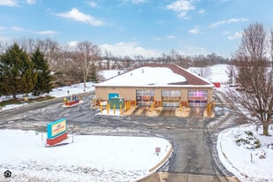 732 Corylus Dr, Pataskala OH - Parking Garage