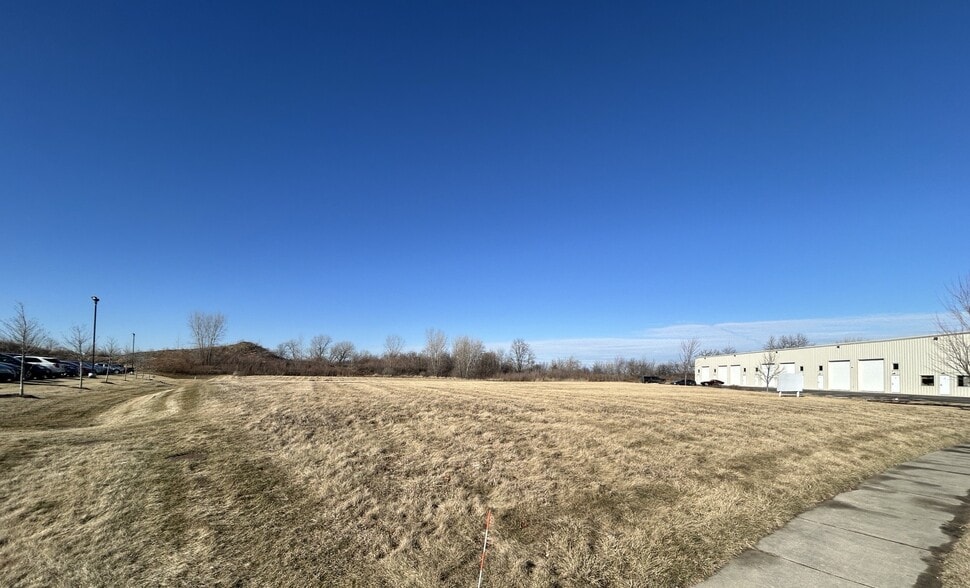 2859 Commerce Park dr, Fitchburg, WI for sale - Primary Photo - Image 1 of 2