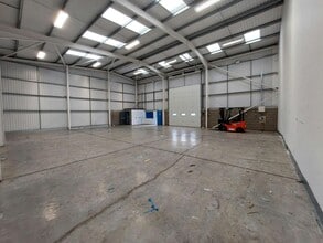 Stadium Close, Worksop for lease Interior Photo- Image 1 of 2