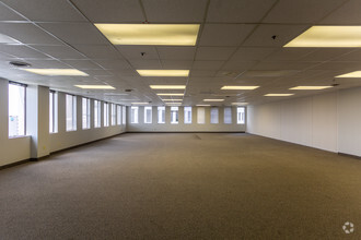 4005 NW Expressway, Oklahoma City, OK for lease Interior Photo- Image 2 of 4