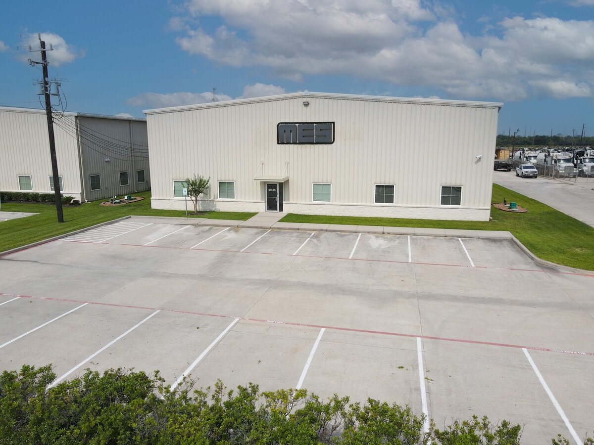 413 Independence Pky S, La Porte, TX 77571