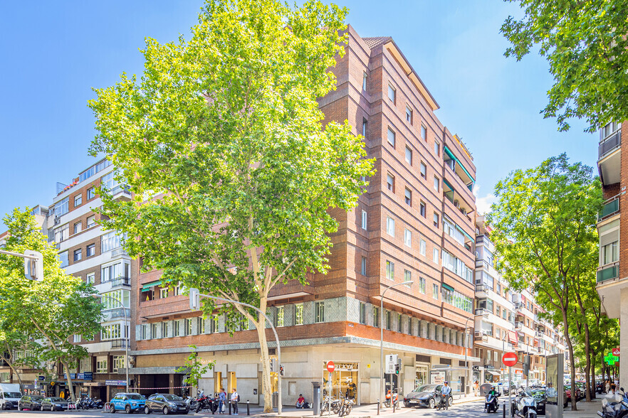 Calle Ríos Rosas, 42, Madrid, Madrid for lease - Primary Photo - Image 1 of 2