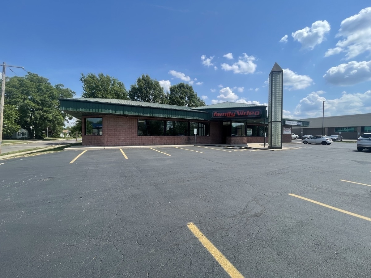 156 W Morton Ave, Jacksonville, IL for lease Building Photo- Image 1 of 6