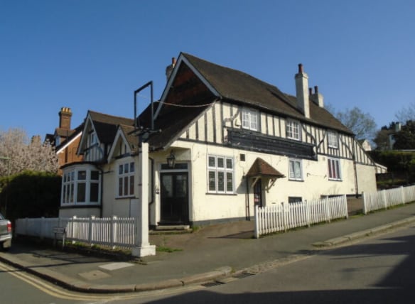 40 Linkfield St, Redhill for sale - Primary Photo - Image 1 of 1