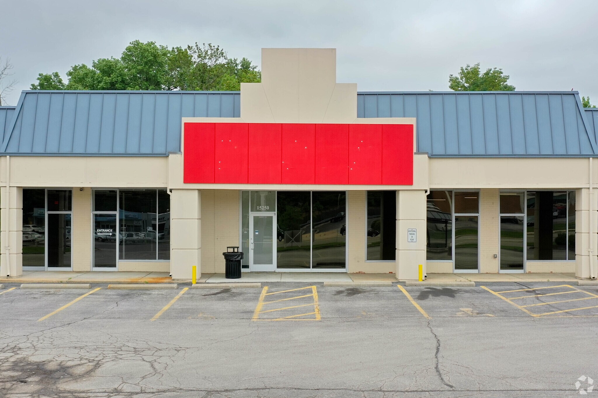 1523815266 Manchester Rd, Ballwin, MO 63011 Dickens Plaza