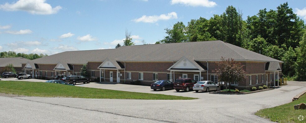 10175 Queens Way, Chagrin Falls, OH for sale - Primary Photo - Image 1 of 1