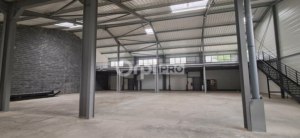 Flex in Pau for lease - Building Photo - Image 2 of 12