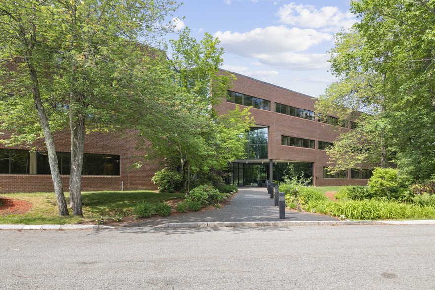 81 Hartwell Ave, Lexington, MA for lease - Building Photo - Image 1 of 6