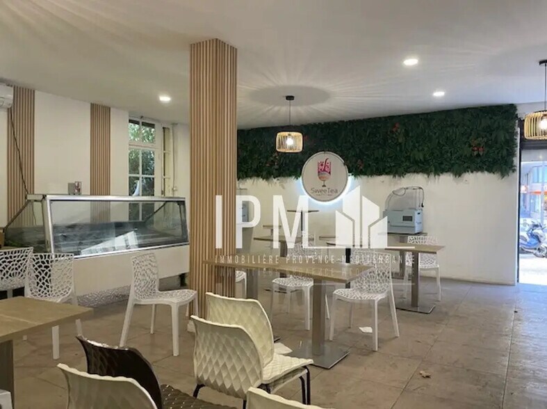 Retail in Marseille for lease - Interior Photo - Image 3 of 6