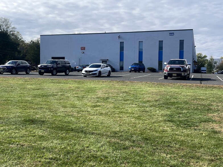 291 Us Highway 22 E, White House Station, NJ for lease - Building Photo - Image 2 of 6