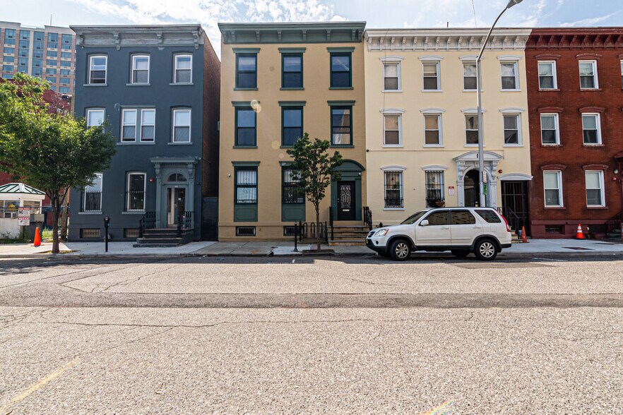 21 Fulton St, Newark, NJ for sale - Building Photo - Image 1 of 1