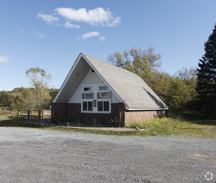 210 Utica Rd, Clinton, NY for sale - Primary Photo - Image 1 of 1