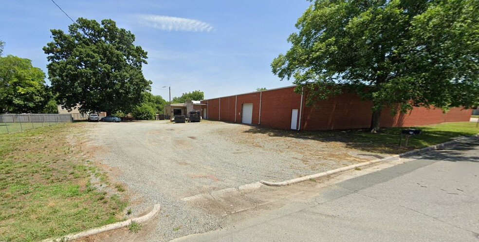 203 Adams St, Burlington, NC for lease - Building Photo - Image 1 of 9