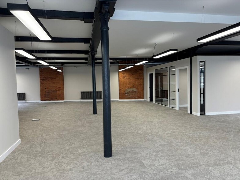 127-129 Portland St, Manchester for lease - Building Photo - Image 3 of 36