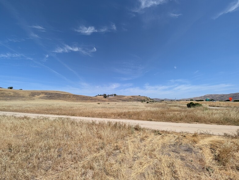 West 10th Street, San Miguel, CA for sale - Building Photo - Image 2 of 5