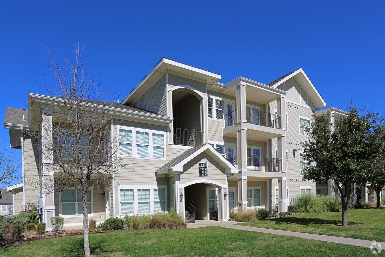 320 Bob Bullock Loop, Laredo, TX 78043 Property Record