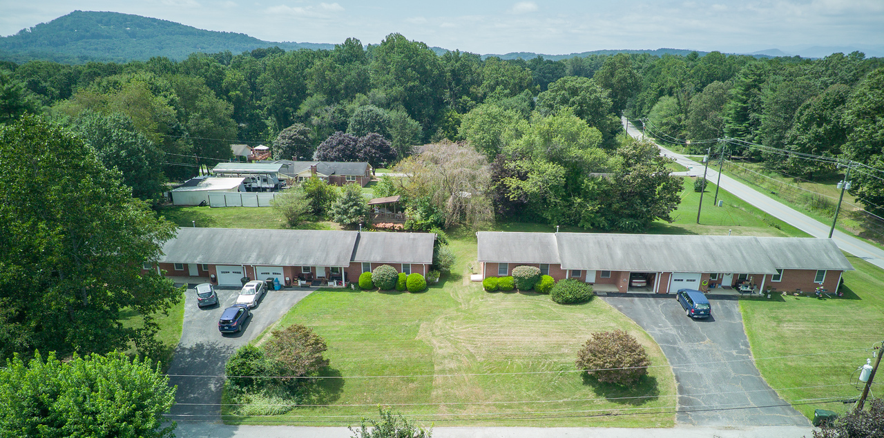 50 Brookside Dr, Hendersonville, NC for sale Primary Photo- Image 1 of 15