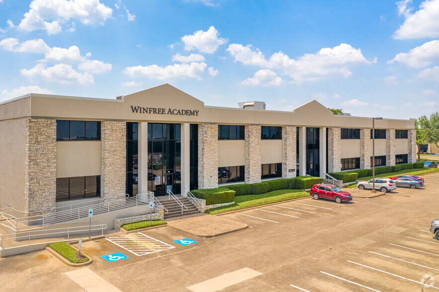 2550 Beckleymeade Ave, Dallas, TX for lease - Building Photo - Image 2 of 4