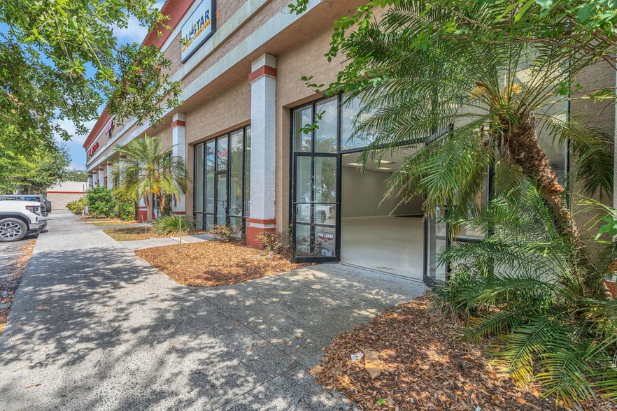 3336-3338 S. Orange Blossom Trl, Kissimmee, FL for lease - Primary Photo - Image 1 of 36