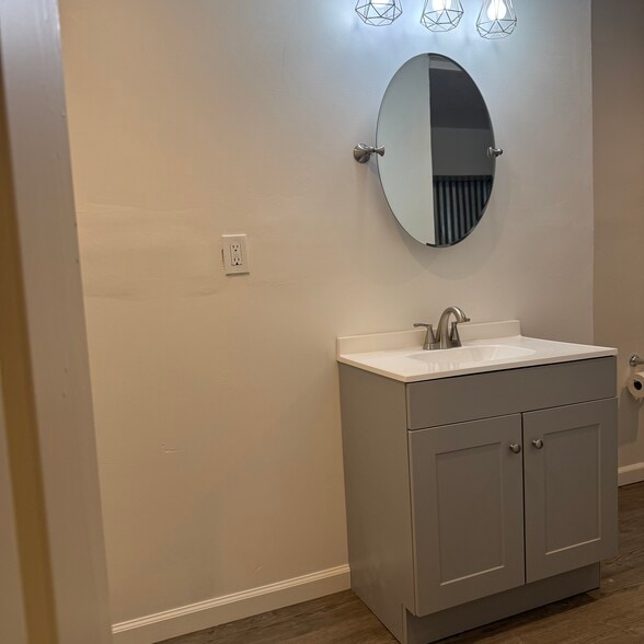 884 Bodega Ave, Petaluma, CA for lease - Interior Photo - Image 3 of 11