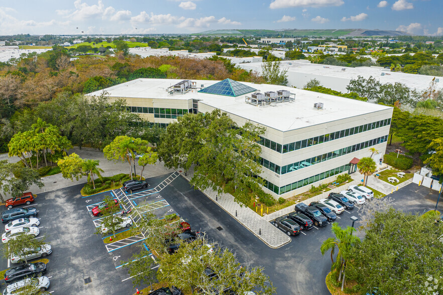 1100 Park Central Blvd S, Pompano Beach, FL for lease - Building Photo - Image 1 of 20