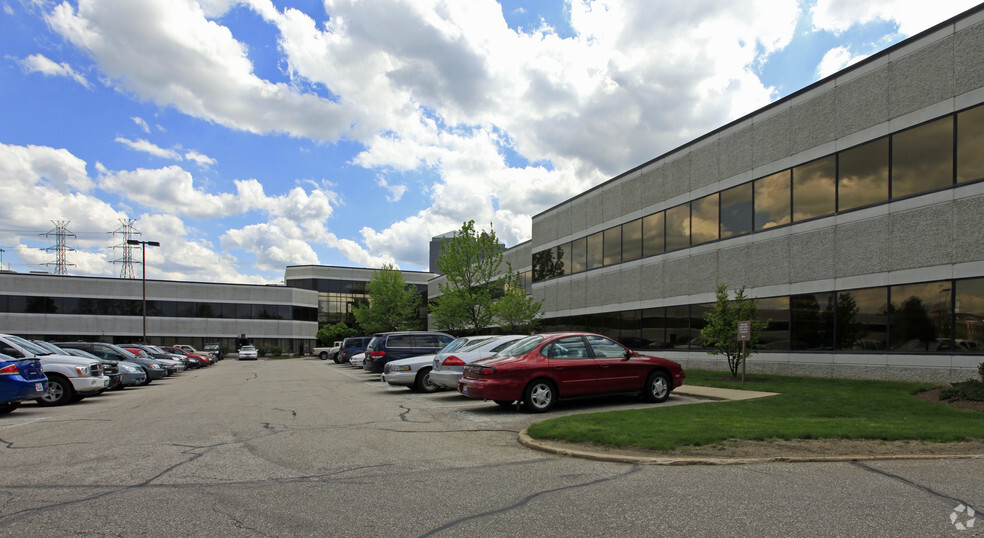 5990 W Creek Rd, Independence, OH for sale - Primary Photo - Image 1 of 1