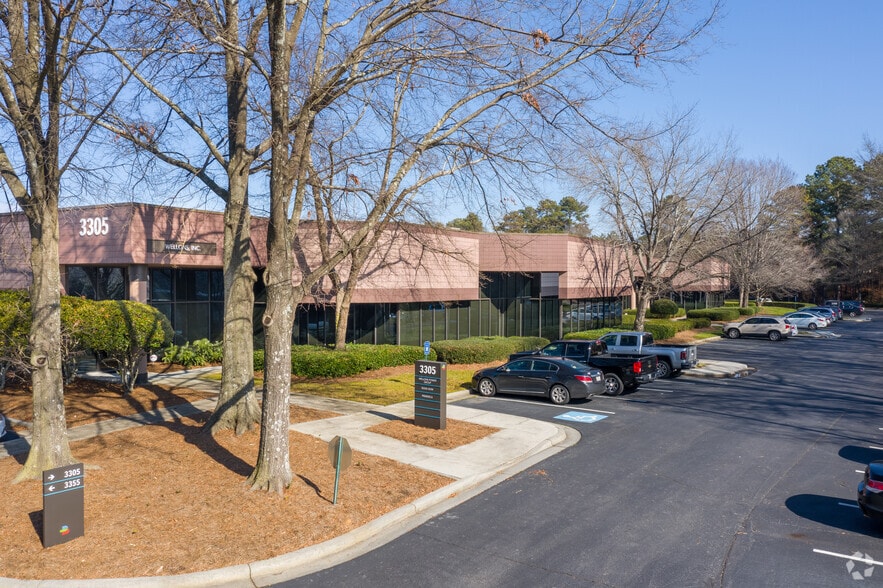 3305 Breckinridge Blvd, Duluth, GA for lease - Primary Photo - Image 1 of 7