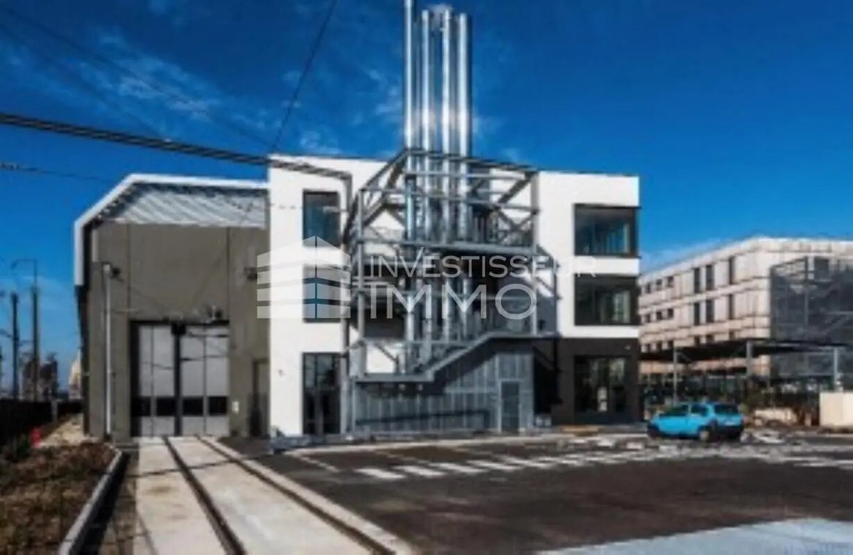 Office in Paris for lease Building Photo- Image 1 of 6