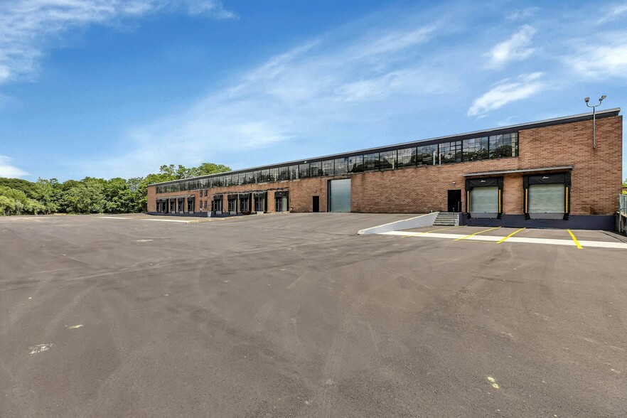 45 Ranick Rd, Hauppauge, NY for lease - Building Photo - Image 2 of 12