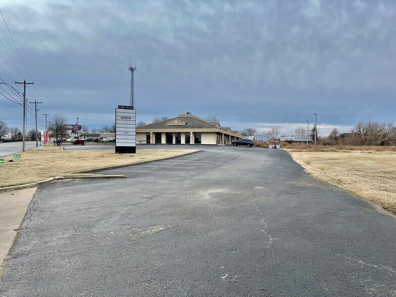 1805 N York St, Muskogee, OK 74403