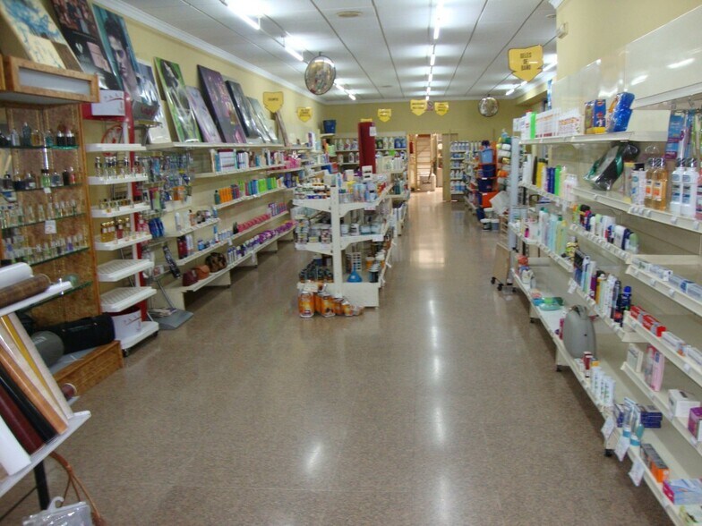 Retail in Benifaió, Valencia for lease - Building Photo - Image 3 of 7