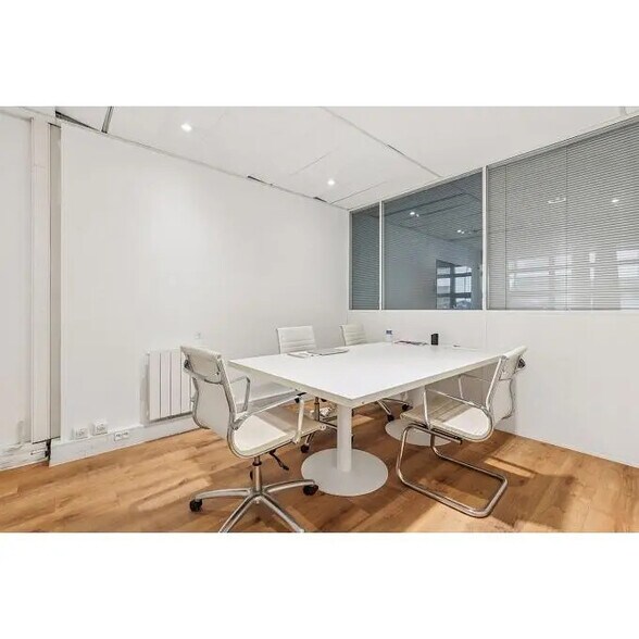 Office in Boulogne-Billancourt for lease - Building Photo - Image 2 of 7
