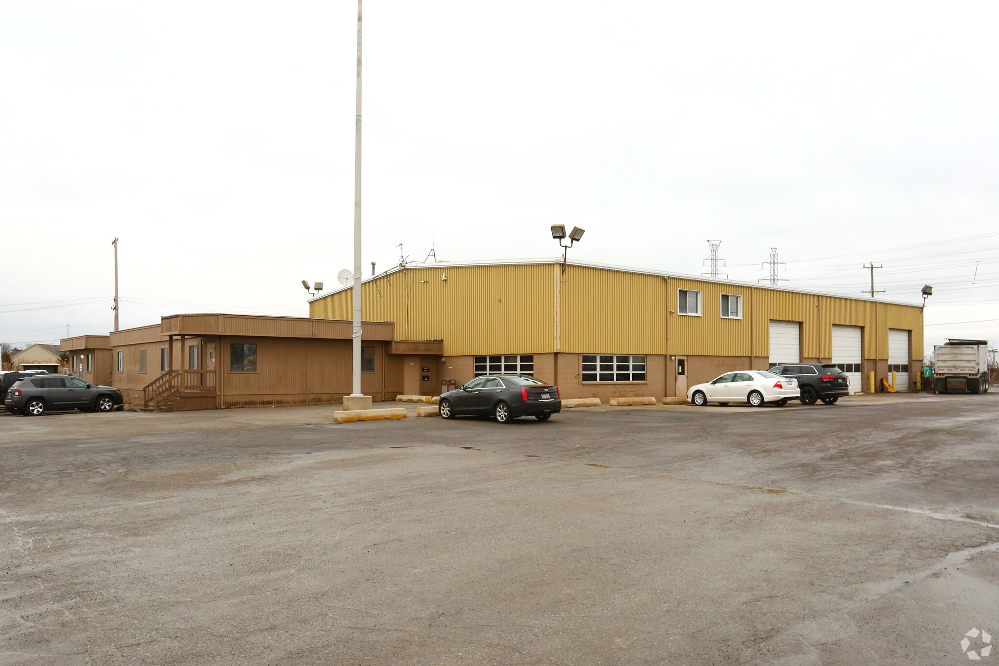 2650-2654 Van Horn Rd, Trenton, MI for lease Primary Photo- Image 1 of 4