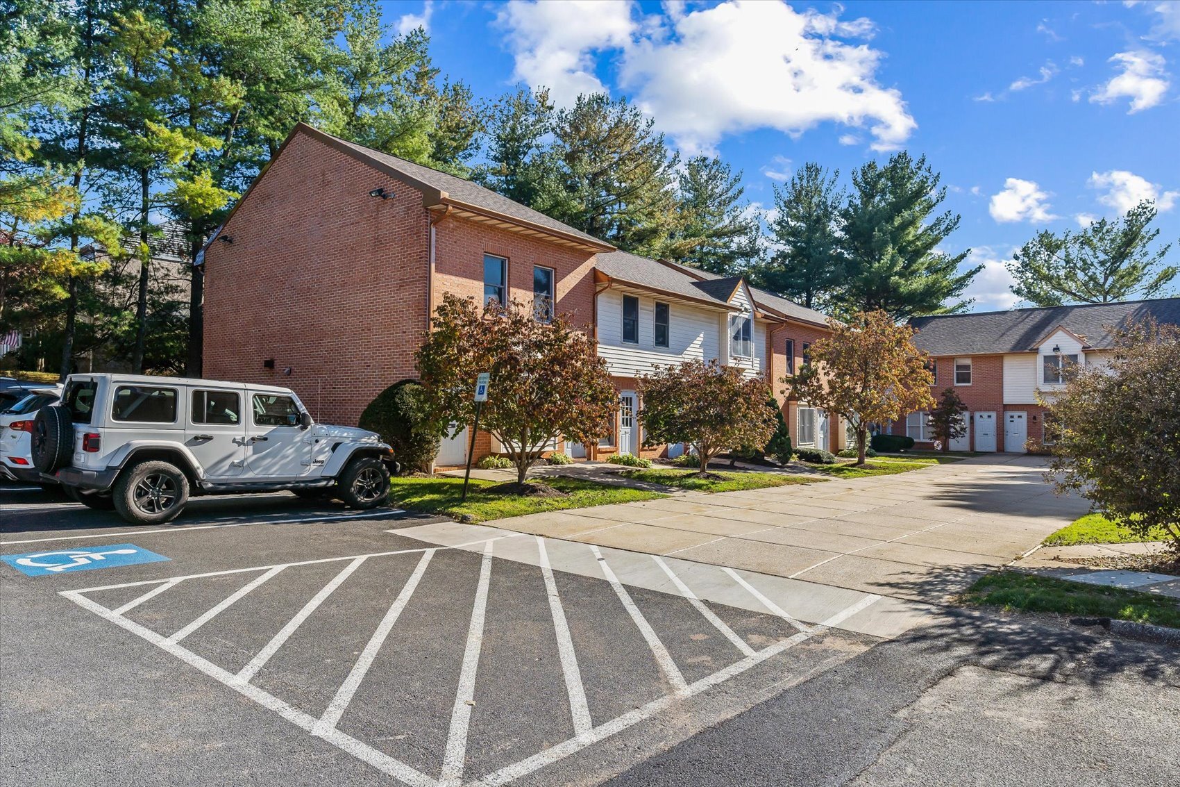 111 Warren Rd, Cockeysville, MD 21030 Office for Lease