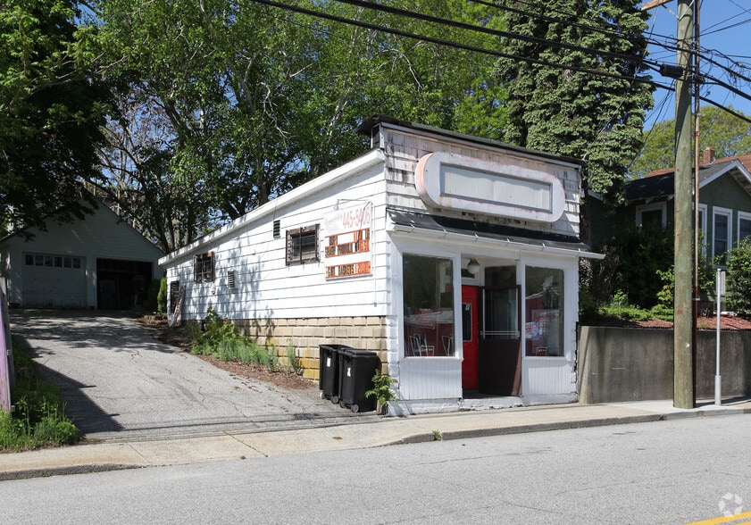 233 Poquonnock Rd, Groton, CT for sale - Building Photo - Image 2 of 3