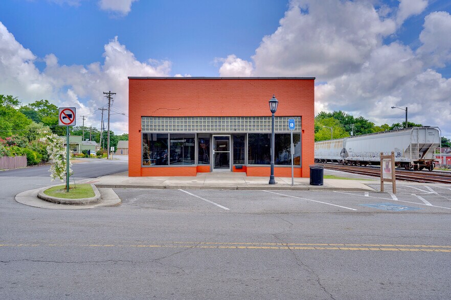 101 Gordon St, Chickamauga, GA for sale - Building Photo - Image 1 of 1