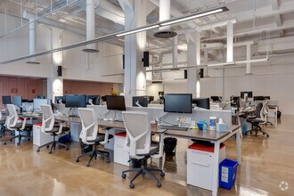 2 N Riverside Plz, Chicago, IL 60606 - Two North Riverside Plaza | LoopNet