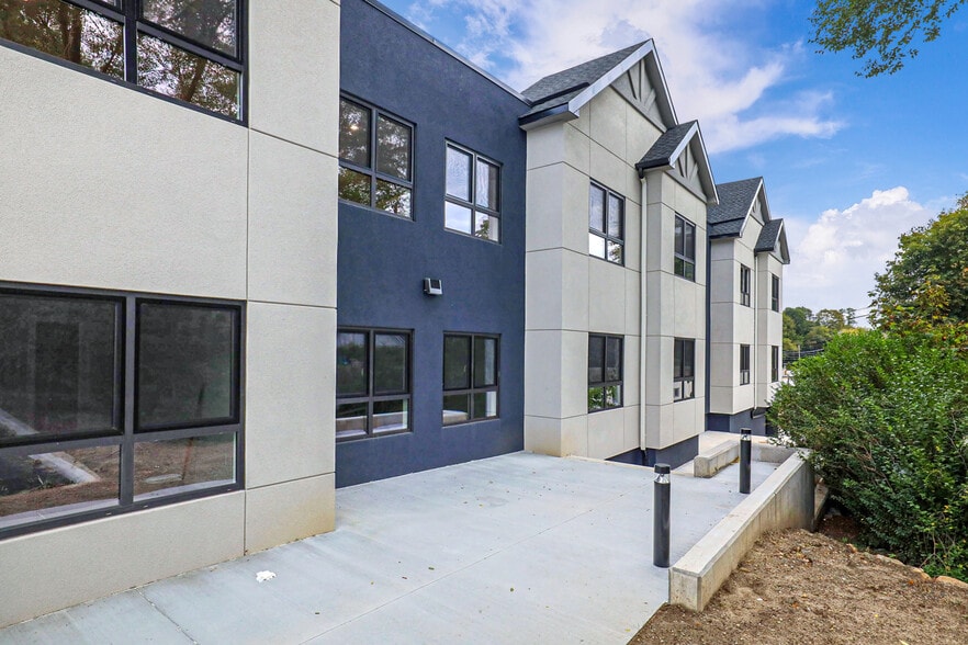 500 Commerce St, Hawthorne, NY for sale - Building Photo - Image 2 of 14