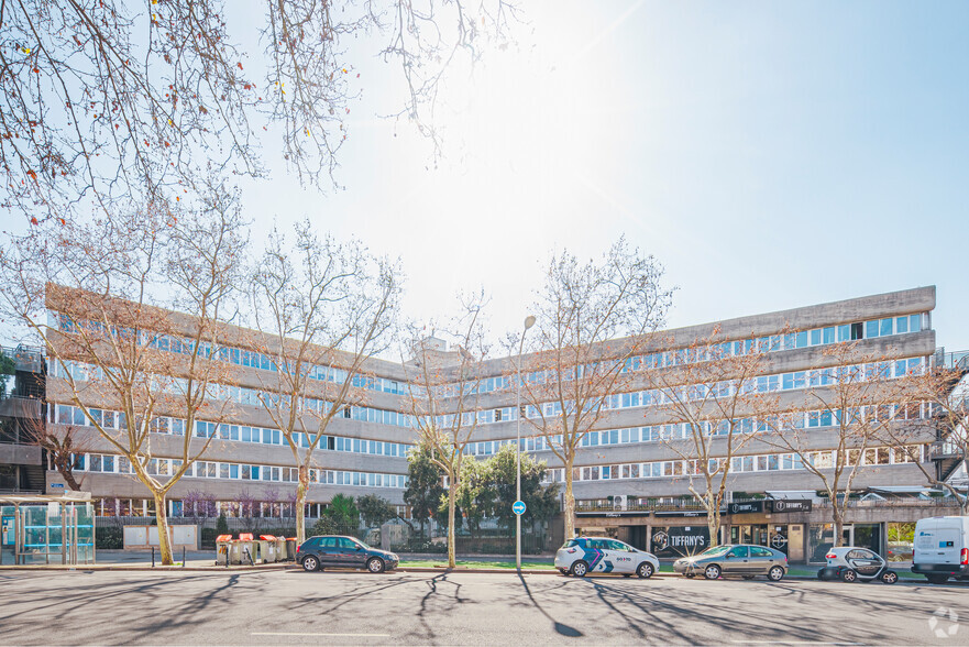 Calle De Velázquez, 157, Madrid, Madrid for lease - Primary Photo - Image 1 of 3