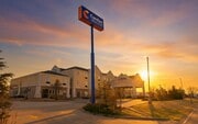 Comfort Inn & Suites Perry I-35 - Motel