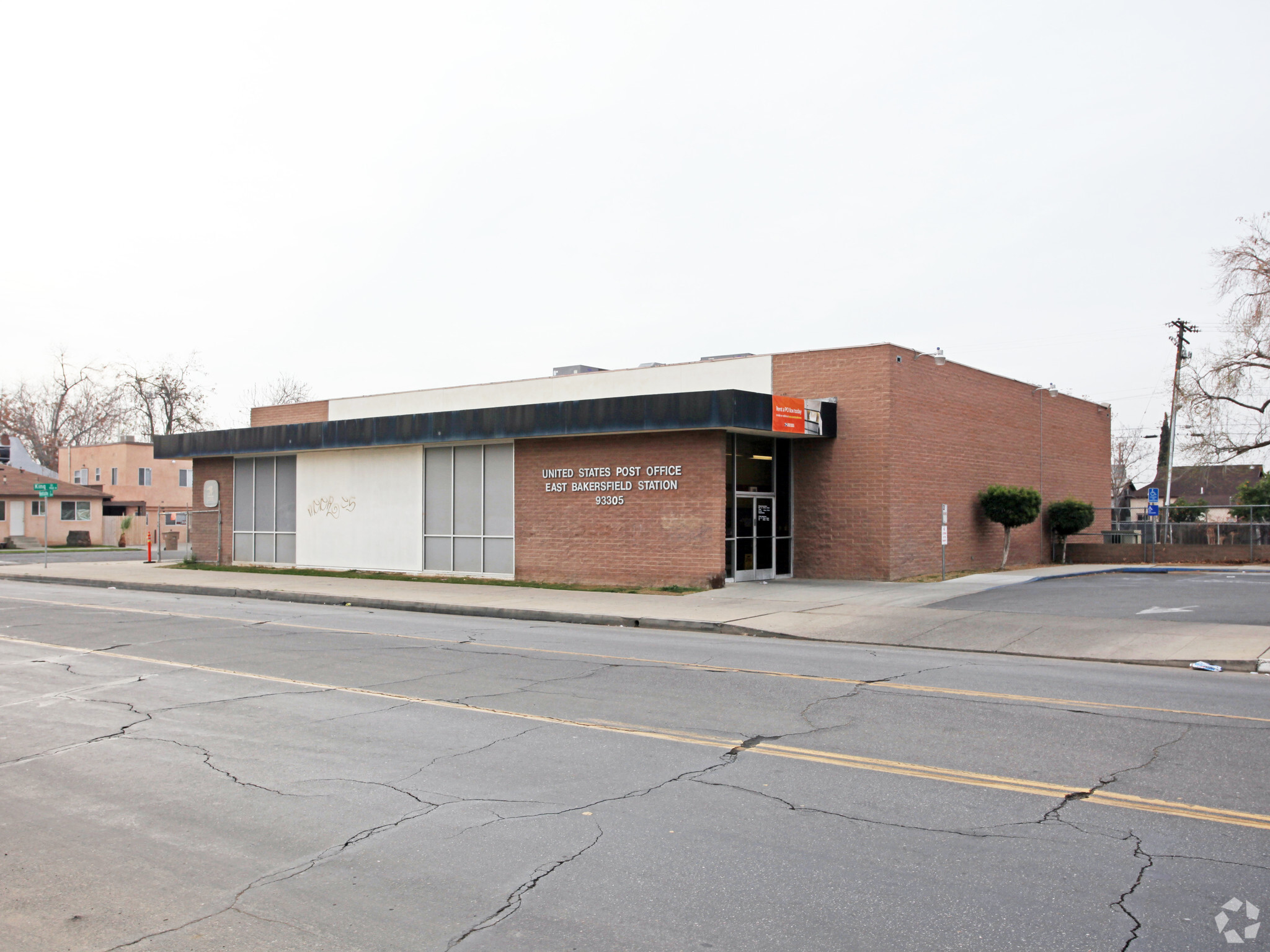 727 Kentucky St, Bakersfield, CA for sale Primary Photo- Image 1 of 10